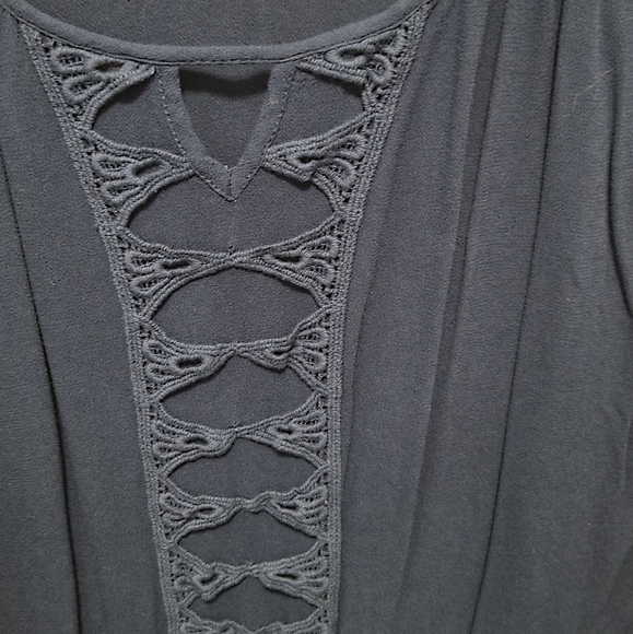 Top - Picture 2 of 4